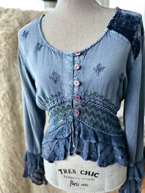 Soho Clothing Company Bohemian Embroidered Button-Front Peplum Top